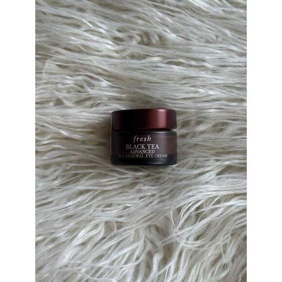 Fresh Black Tea Anti-Aging Eye Cream Full Size - Picture 5 of 12